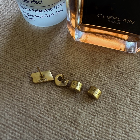 (Reserved pay)Balenciaga Gold Logo B Stud Earrings - Picture 5 of 7